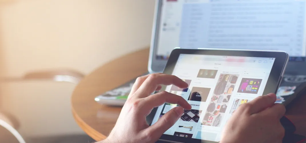 Le digital a beaucoup changé en dix ans et ces dernières années, beaucoup de métiers ont dû évoluer. Dans le web, par exemple, on ne parle plus de webmaster depuis très longtemps.