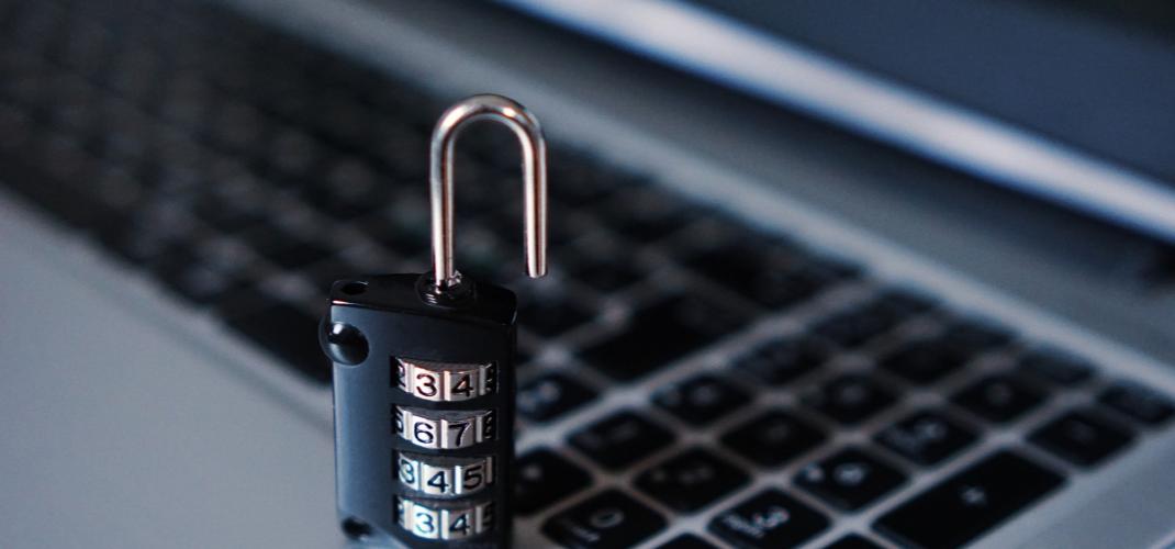 Le protocole « https » assure à l’internaute que les transactions sont cryptées avec un chiffrement comme SSL ou TLS. 